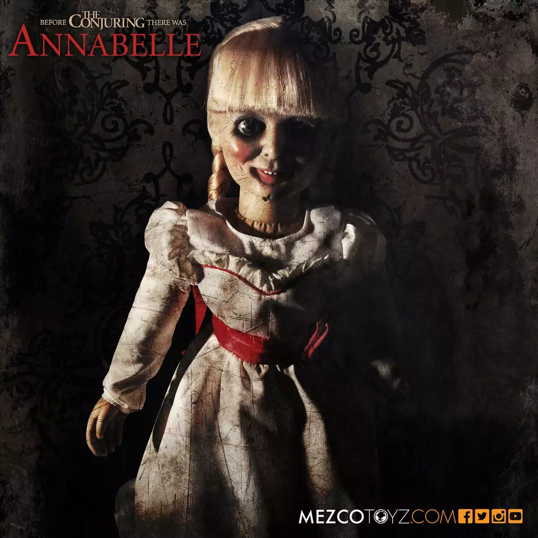 Halloween Mezco Annabelle The Conjuring Doll MDS Roto Plush 3 Halloween Mezco Annabelle The Conjuring Doll MDS Roto Plush