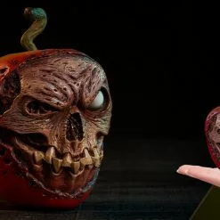 Sideshow Collectibles Court Of The Dead Skull Apple (Rotten Version)