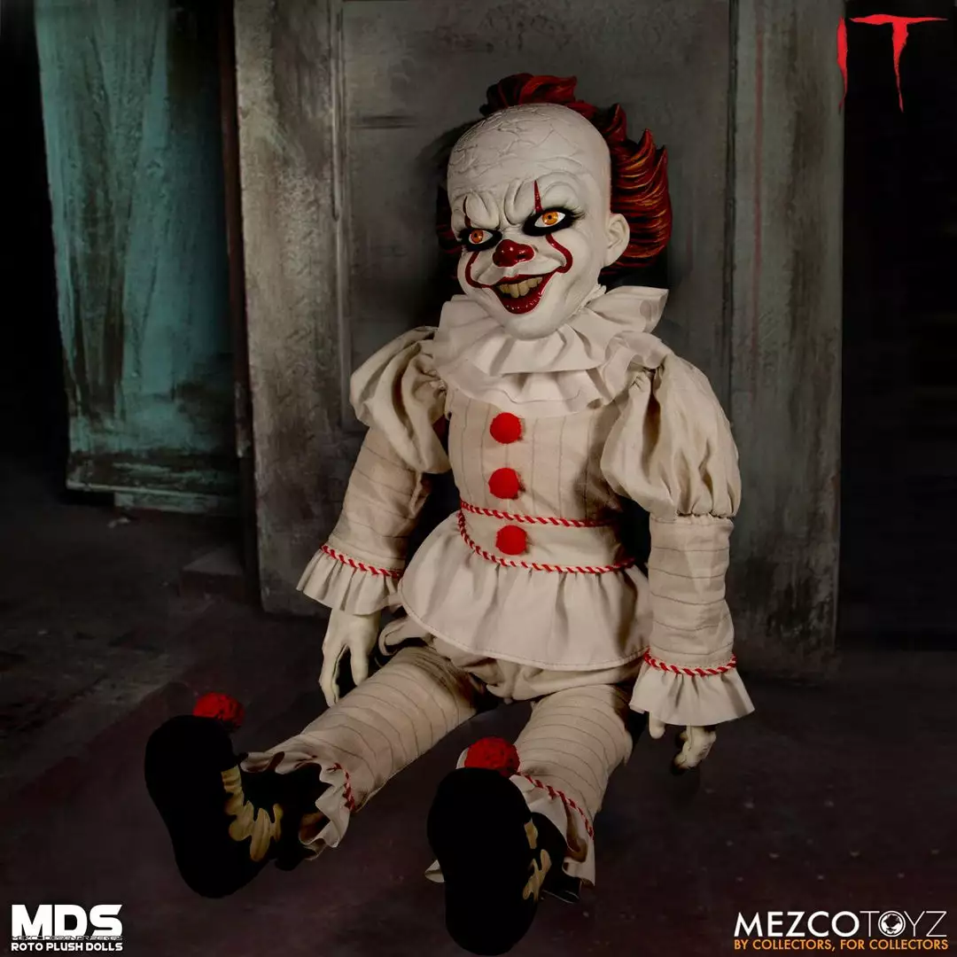 Mezco IT Pennywise Roto Plush Designer Series Figure MDS Doll Halloween 3 Mezco IT Pennywise Roto Plush Designer Series Figure MDS Doll Halloween