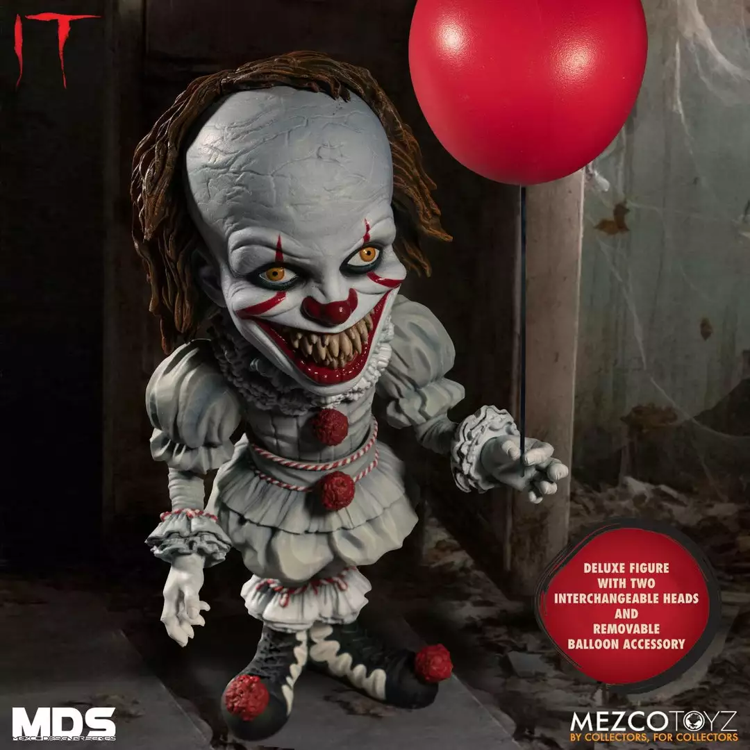 Mezco IT: Pennywise Designer Series Deluxe Action Figure 8 Mezco IT: Pennywise Designer Series Deluxe Action Figure