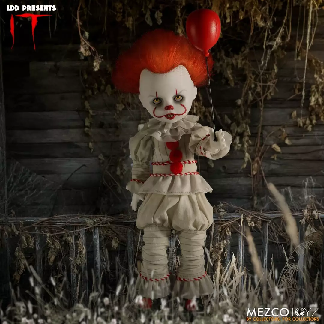 Mezco Living Dead Dolls IT Pennywise 2017 3 Mezco Living Dead Dolls IT Pennywise 2017