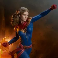 Sideshow Collectibles Captain Marvel Statue