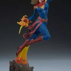 Sideshow Collectibles Captain Marvel Statue