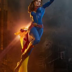 Sideshow Collectibles Captain Marvel Statue