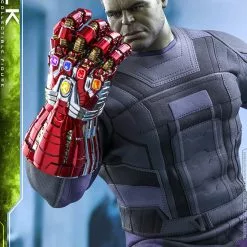 Hot Toys Hulk Avengers: Endgame Sixth Scale Figure Hot Toys Limited 16 Hot Toys Hulk Avengers: Endgame Sixth Scale Figure Hot Toys Limited