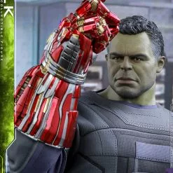 Hot Toys Hulk Avengers: Endgame Sixth Scale Figure Hot Toys Limited 17 Hot Toys Hulk Avengers: Endgame Sixth Scale Figure Hot Toys Limited