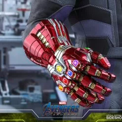 Hot Toys Hulk Avengers: Endgame Sixth Scale Figure Hot Toys Limited 22 Hot Toys Hulk Avengers: Endgame Sixth Scale Figure Hot Toys Limited