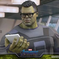 Hot Toys Hulk Avengers: Endgame Sixth Scale Figure Hot Toys Limited 21 Hot Toys Hulk Avengers: Endgame Sixth Scale Figure Hot Toys Limited