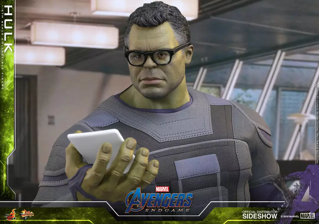 Hot Toys Hulk Avengers: Endgame Sixth Scale Figure Hot Toys Limited 10 Hot Toys Hulk Avengers: Endgame Sixth Scale Figure Hot Toys Limited