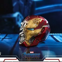 Hot Toys Iron Man Tony Stark (Team Suit) Marvel Avengers: Endgame Sixth Scale Figure